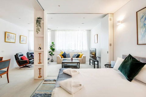 New York Warehouse Style In A Modern Passive House - Accommodation in Surfers Paradise 2