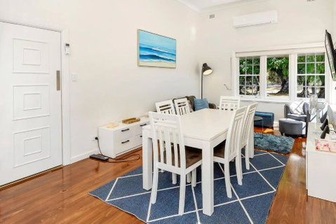 Normanville, Large Historic Three Bedroom Home - Accommodation in Surfers Paradise 3