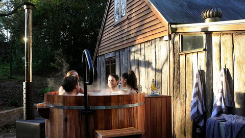 Nungaroo Cottage - Accommodation in Surfers Paradise 2