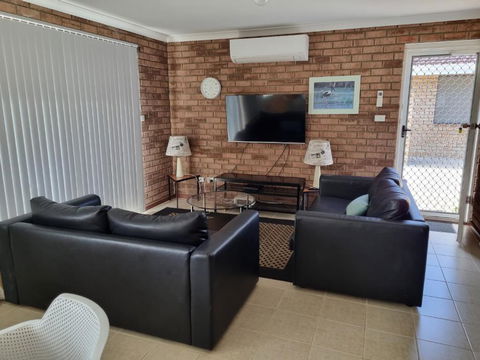 Ocean Beach Chalet 16 - Accommodation in Surfers Paradise 0