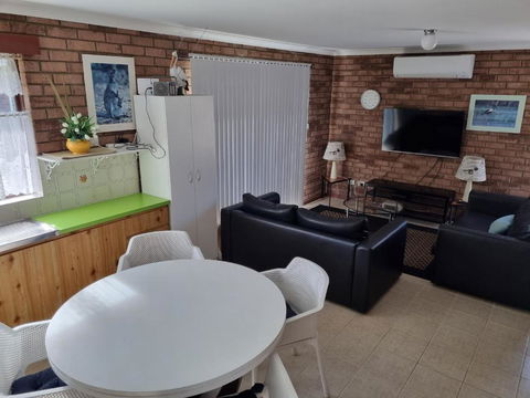 Ocean Beach Chalet 16 - Accommodation in Surfers Paradise 3