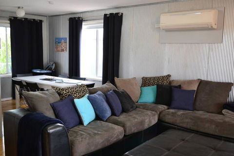 Ocean Breeze - Accommodation in Surfers Paradise 2
