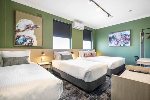 Nightcap At Pritchards Hotel - Accommodation in Surfers Paradise 1