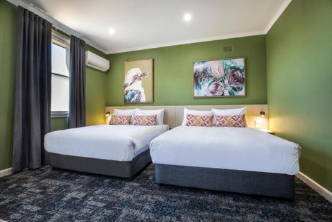 Nightcap At Pritchards Hotel - Accommodation in Surfers Paradise 3