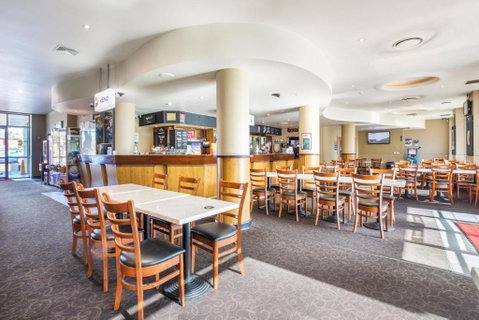 Nightcap At Pritchards Hotel - Accommodation in Surfers Paradise 2