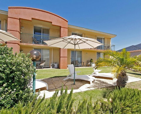 Ocean View Motel - Accommodation in Surfers Paradise 1