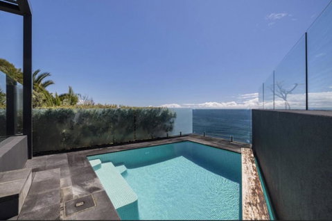 Oceanfront Beach Pad - Accommodation in Surfers Paradise 0