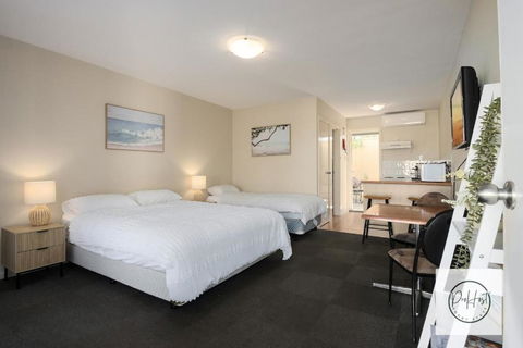 Oceanfront Oasis - Accommodation in Surfers Paradise 0
