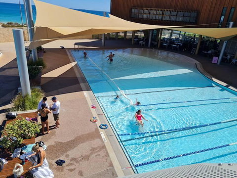 Oceanic Escape 50m To Beach - Accommodation in Surfers Paradise 1