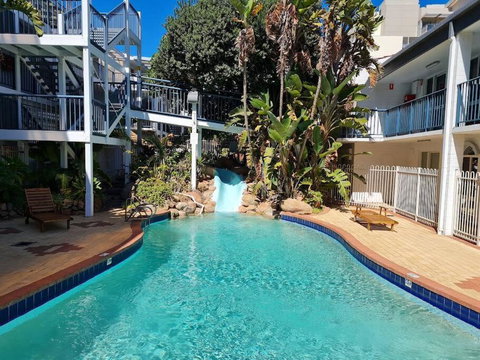 Oceanic Escape 50m To Beach - Accommodation in Surfers Paradise 2