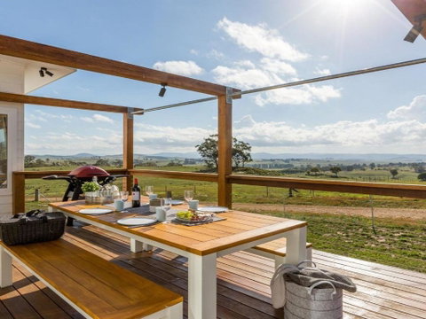 On A Hill - Accommodation in Surfers Paradise 0