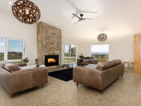 On A Hill - Accommodation in Surfers Paradise 1