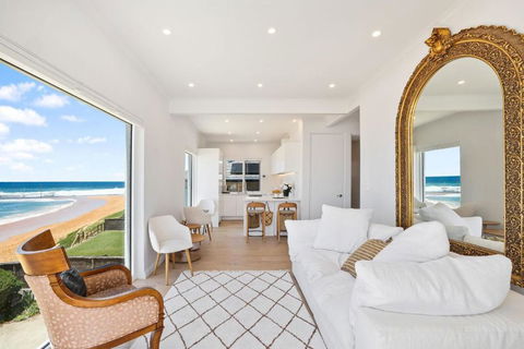 On The Beach - Accommodation in Surfers Paradise 1