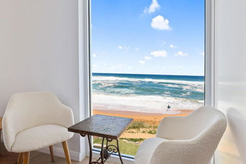 On The Beach - Accommodation in Surfers Paradise 2