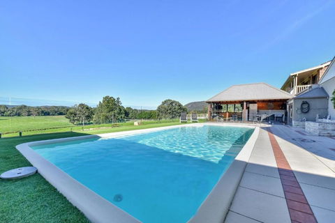 Overflow Downs-Riverside Acreage - Accommodation in Surfers Paradise 0