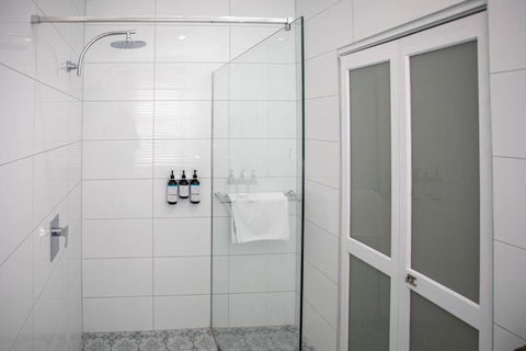 Oxbridge- Period Home In Central Goulburn - Accommodation in Surfers Paradise 1