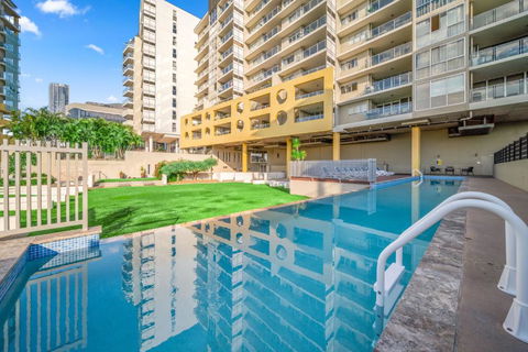 Oxygen Apartments - Accommodation in Surfers Paradise 0