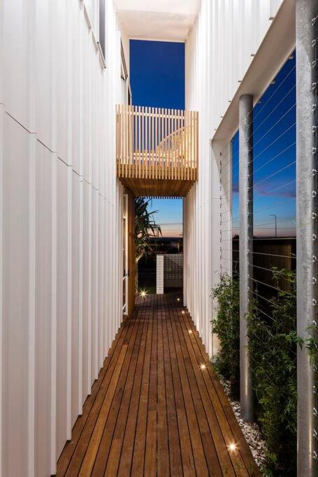 Palm Oasis Beach Villa - Accommodation in Surfers Paradise 1