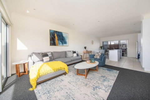 Page Seven By Property Mums - Accommodation in Surfers Paradise 2