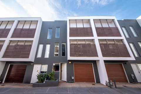 Page Seven By Property Mums - Accommodation in Surfers Paradise 3