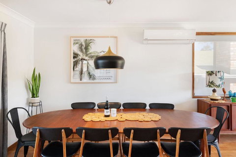 Palm Top Vincentia - Walk To Beach. Wi-Fi & Linen - Accommodation in Surfers Paradise 1