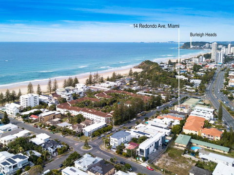PALMA - Couples Beach Shack! - Accommodation in Surfers Paradise 2