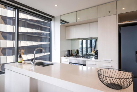 Panoramic View - Albert Park Lake & Shrine Views - Accommodation in Surfers Paradise 2