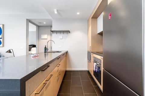 Paradise In Popular Pier Complex Apt - Kingston - Accommodation in Surfers Paradise 2