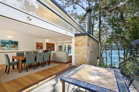 Paradise Villa - Pittwater Views - Accommodation in Surfers Paradise 0