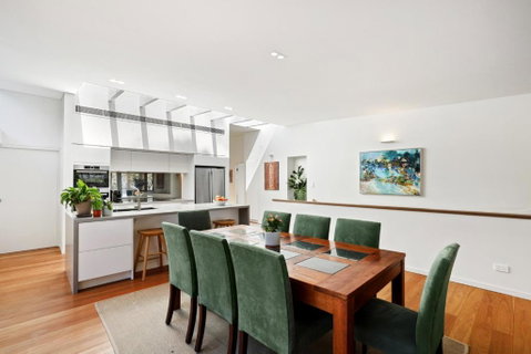 Paradise Villa - Pittwater Views - Accommodation in Surfers Paradise 1