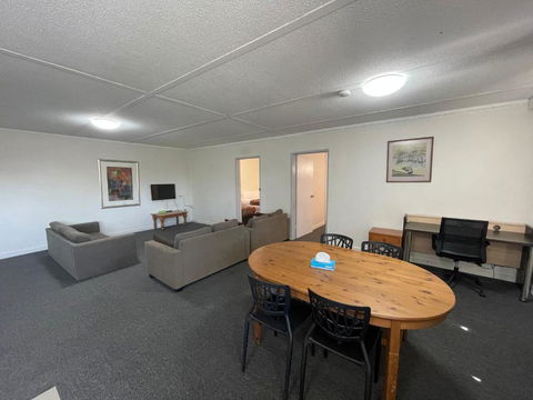 Parkside Inn Motel - Accommodation in Surfers Paradise 3