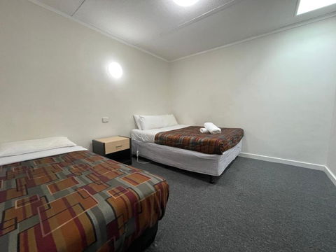 Parkside Inn Motel - Accommodation in Surfers Paradise 1