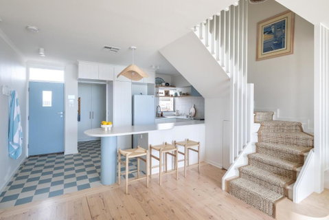 Pearl, Designer Beachfront Retreat, Semaphore Park - Accommodation in Surfers Paradise 1