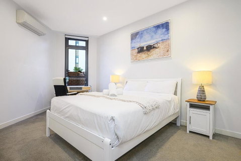 Penrith 3Br Apt Close ToTrain Station & Shopping - Accommodation in Surfers Paradise 3