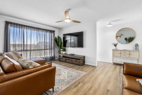 Percys Beach House Moonta Bay - Accommodation in Surfers Paradise 2