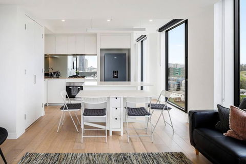 Perfect Haven In Spring Hill 2B1B And Parking - Accommodation in Surfers Paradise 1