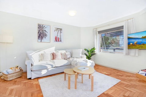Perfect Manly Retreat, In The Heart Of Manly, Family & Couple Friendly Apartment With CAR SPOT - Accommodation in Surfers Paradise 2