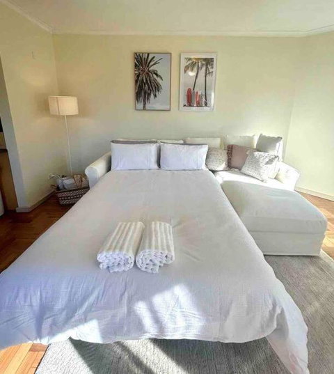 Perfect Manly Retreat, In The Heart Of Manly, Family & Couple Friendly Apartment With CAR SPOT - Accommodation in Surfers Paradise 3