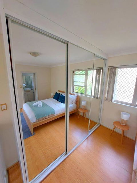 Perfect Room For Students Or Tourists - Accommodation in Surfers Paradise 3