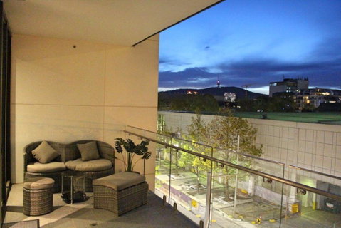 Perfectly Located Modern Apartment - Canberra CBD - Accommodation in Surfers Paradise 0