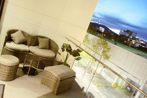 Perfectly Located Modern Apartment - Canberra CBD - Accommodation in Surfers Paradise 3