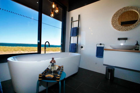 Perlubie Sea - Accommodation in Surfers Paradise 0