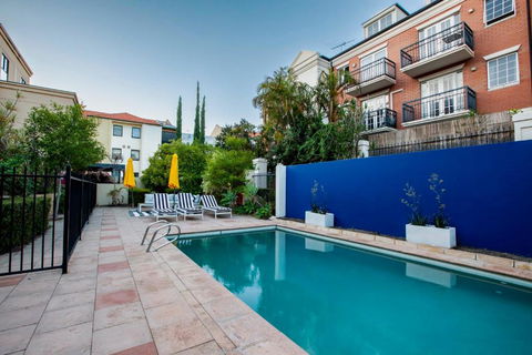 Perth Premium 1 Bedroom - Accommodation in Surfers Paradise 3