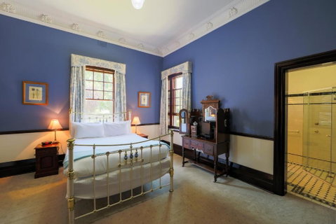 Petersons Armidale Winery And Guesthouse - Accommodation in Surfers Paradise 2