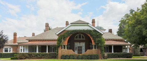 Petersons Armidale Winery And Guesthouse - Accommodation in Surfers Paradise 0