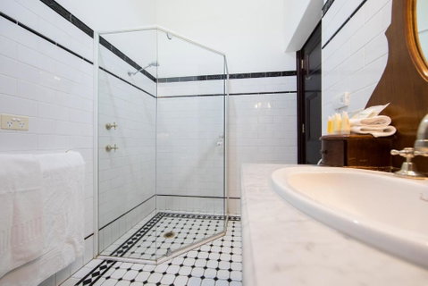 Petersons Armidale Winery And Guesthouse - Accommodation in Surfers Paradise 3