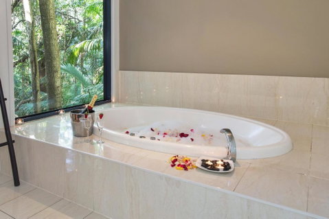 Pethers Rainforest Retreat - Accommodation in Surfers Paradise 2