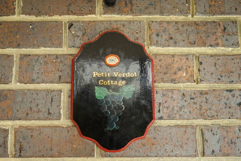 Petit Verdot Cottage - A Vineyard Retreat In Barossa Valley - Accommodation in Surfers Paradise 2