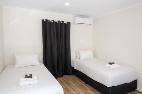 Petrie Mill Motel - Accommodation in Surfers Paradise 2