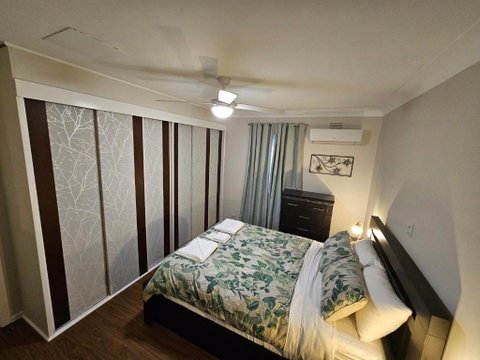 Phoenix House - Accommodation in Surfers Paradise 2